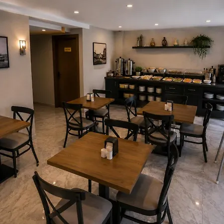 T H E V O I D - Just Steps From Osmanbey Metro Station Hotel Istanbulská provincie